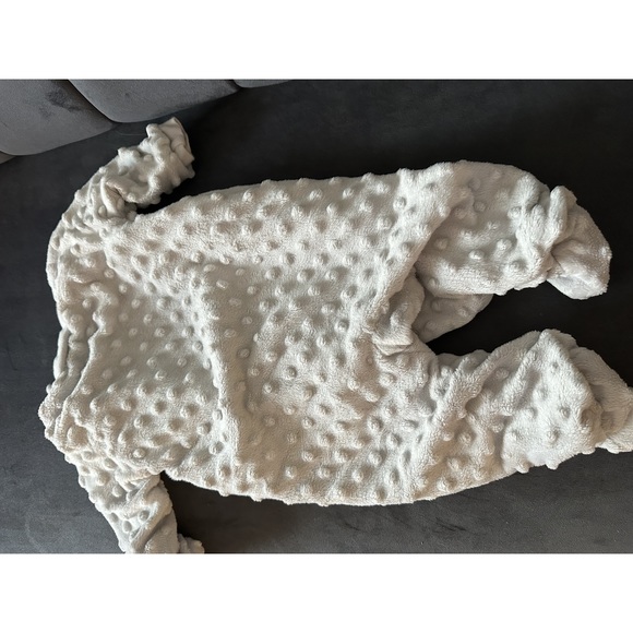 5/$10 Kyle and Deena footed onesie warm layered 0-3 months - Picture 3 of 5